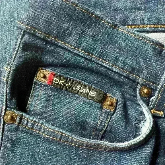 SOLD DKNY ladies jeans size 7 boot cut high rise excellence condition - Picture 6 of 8